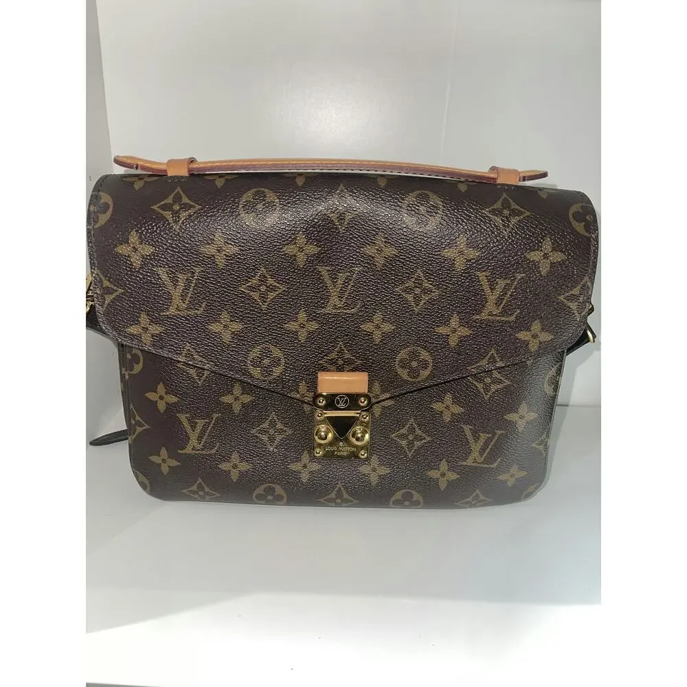 Louis Vuitton Monogram Canvas Pochette Métis Handbag